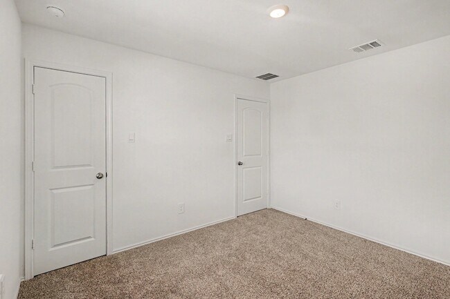 Building Photo - 609 San Jacinto Trl