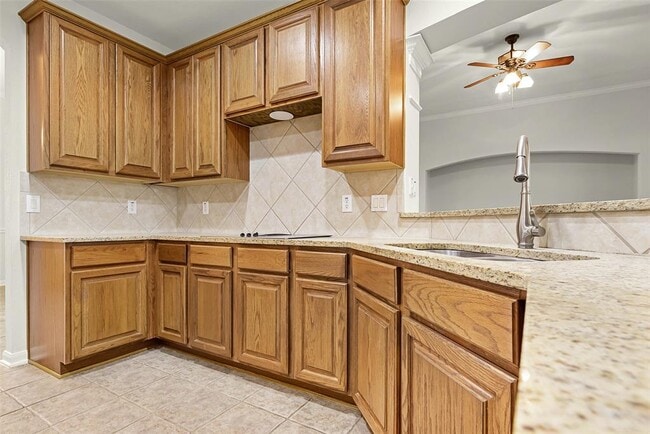 Building Photo - 2220 Comal Springs