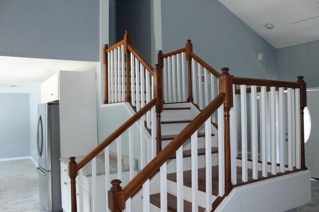 Building Photo - 1077 Woodlore Cir