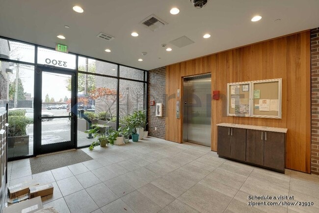 Building Photo - 3300 NE 65th St