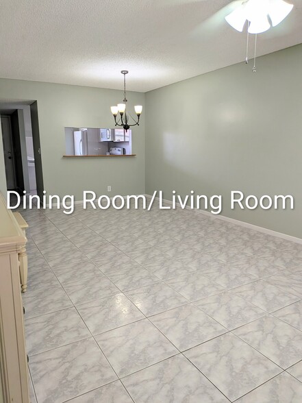 Building Photo - 7190 Golf Colony Ct