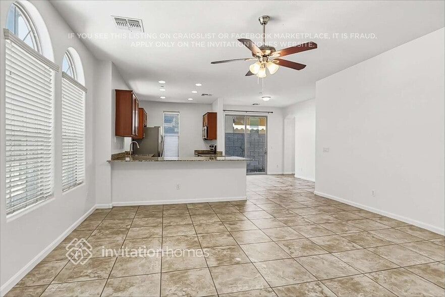 Building Photo - 1407 S Moccasin Trail