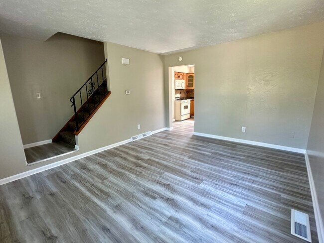 Building Photo - 1603 Woodland Ave NW