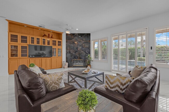 Building Photo - 44397 Mesquite Dr