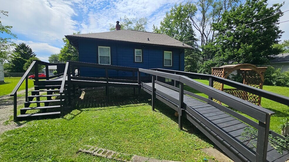 Building Photo - 441 Cecil Ave