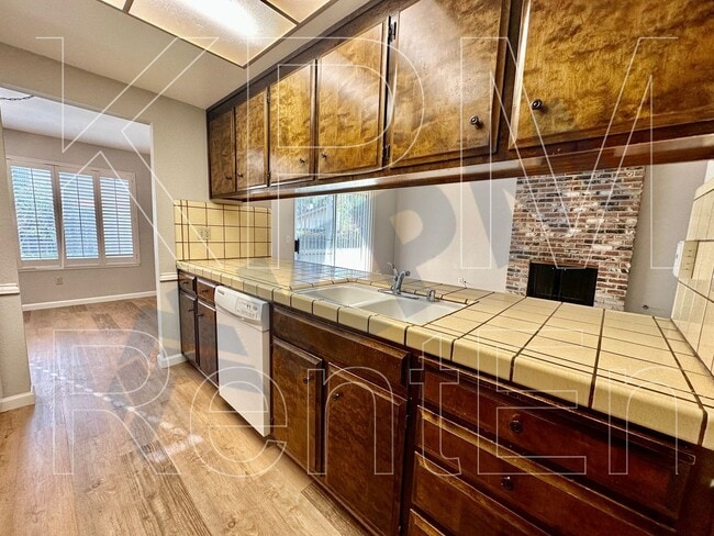 Building Photo - 2331 Shropshire Ct