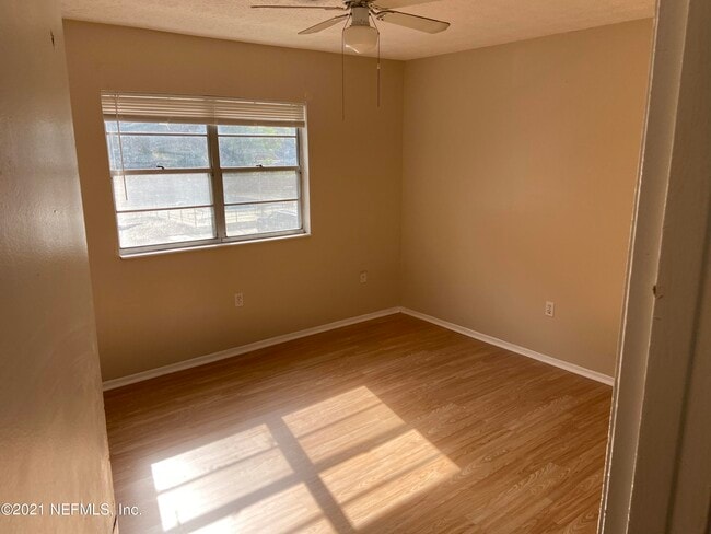 Building Photo - 1950 Paine Ave