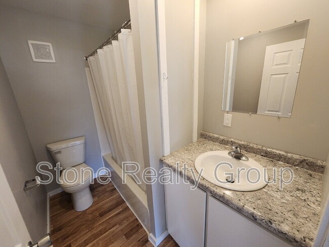 Building Photo - 2820 N 15th St