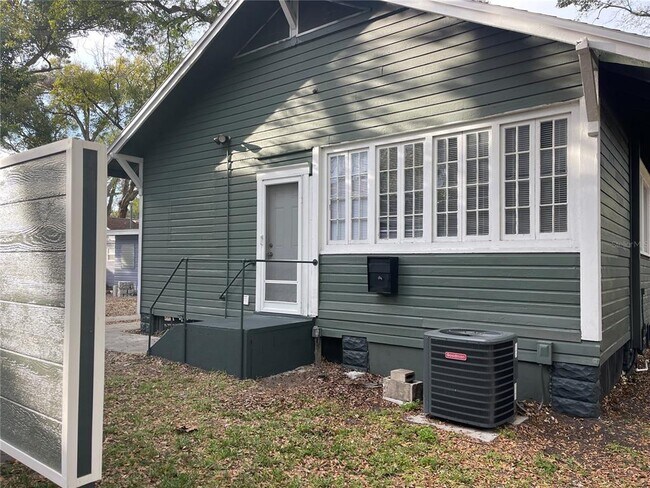 Building Photo - 412 Briercliff Dr