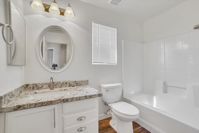 Building Photo - 403 S Kingston Ct