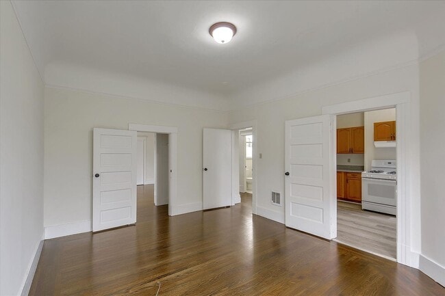 Building Photo - 12th Ave 1340-1342