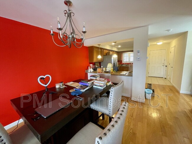 Building Photo - 330 Crystal Ave