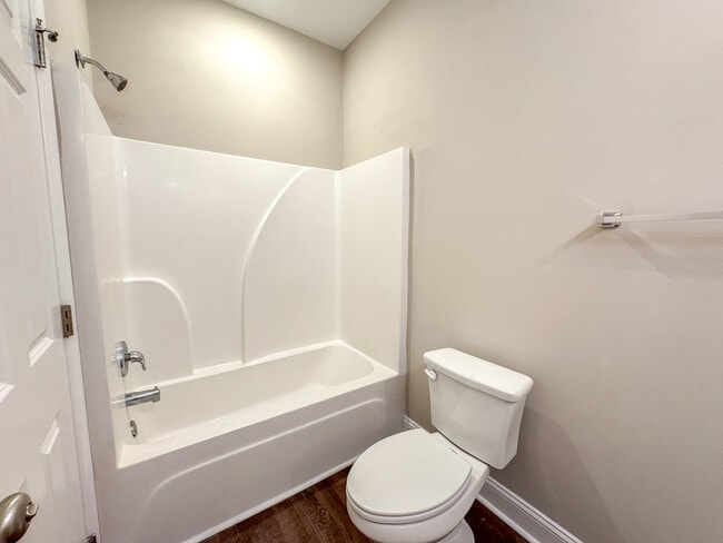 Building Photo - 104 Way Bill Cir