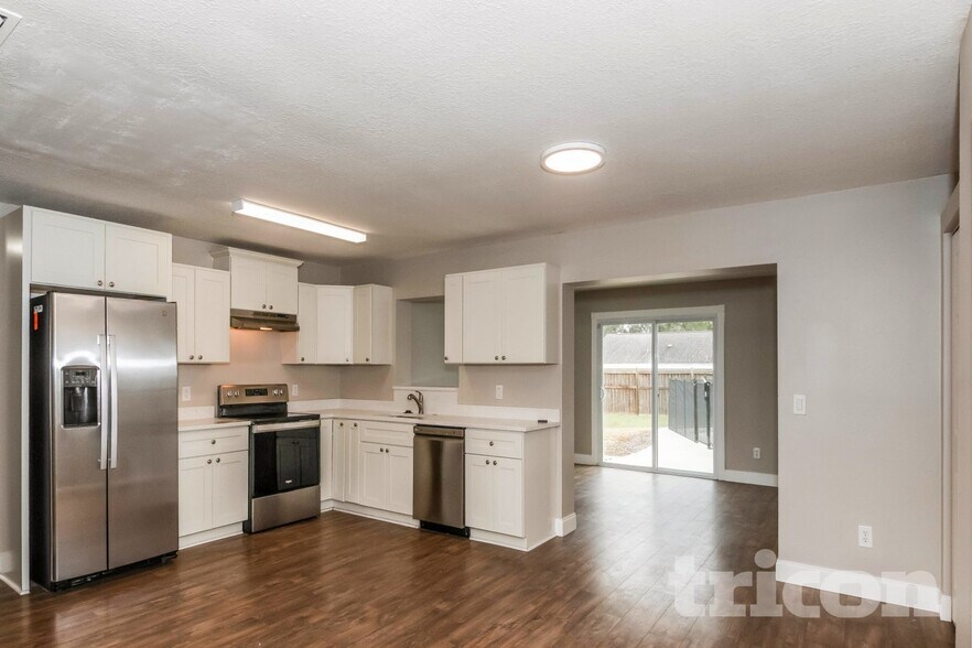Building Photo - 2129 Willow Oak Dr
