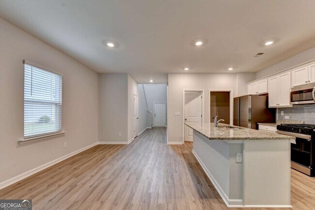 Building Photo - 175 Grey Falcon Ave