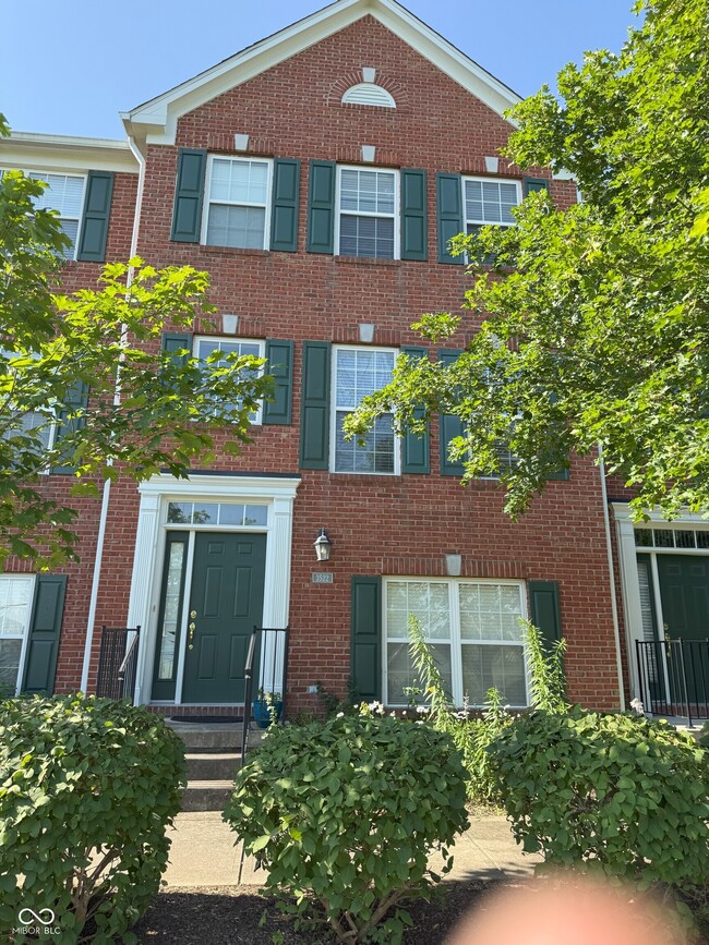 Building Photo - 3522 N Golden Gate Dr