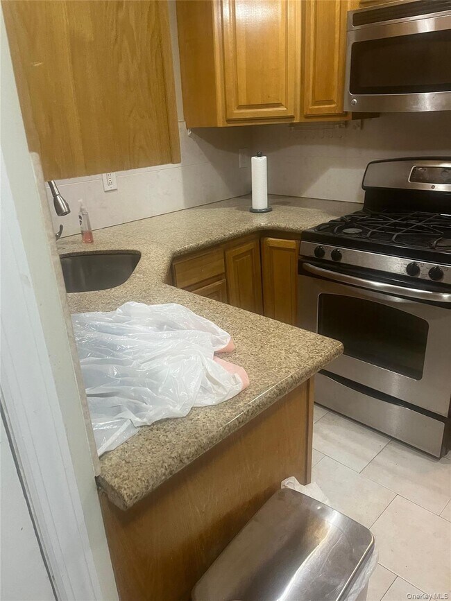 Building Photo - 109-33 Francis Lewis Blvd