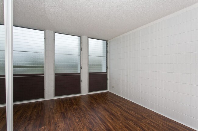 Building Photo - Haiku Hale - 3 bedroom, 2 bathroom, 1 park...