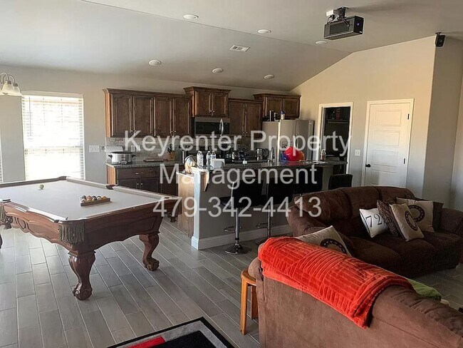 Building Photo - Beautiful Orchard Park Home!