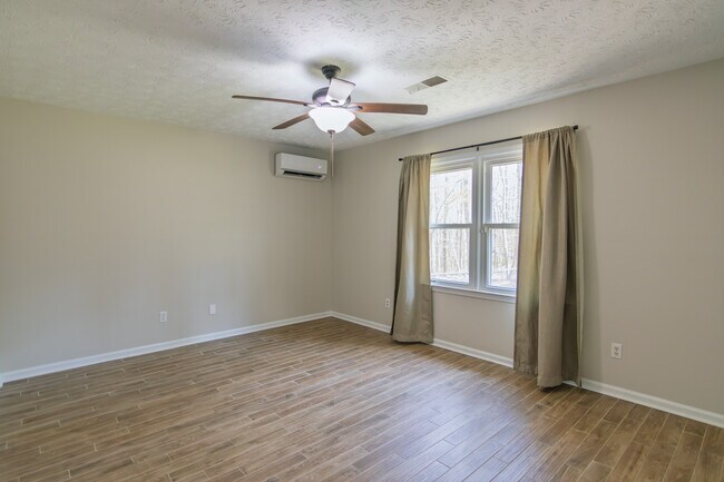 Building Photo - 1026 Denney Rd