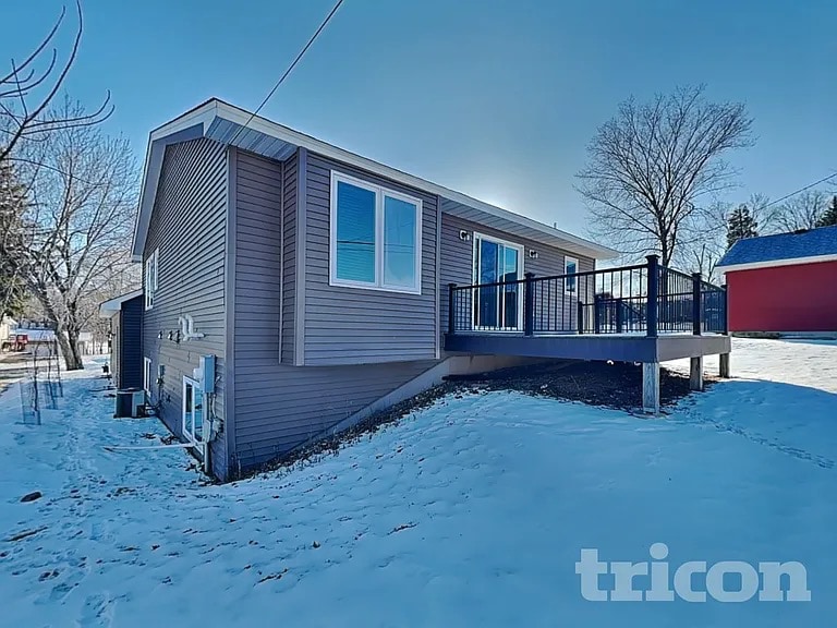 Building Photo - 1525 Independence Ave N