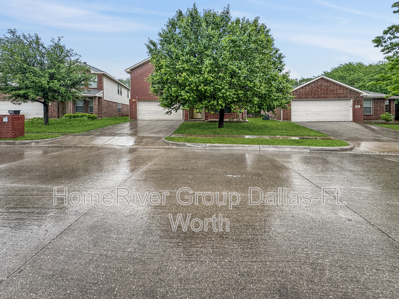 Building Photo - 4881 Trail Hollow Dr