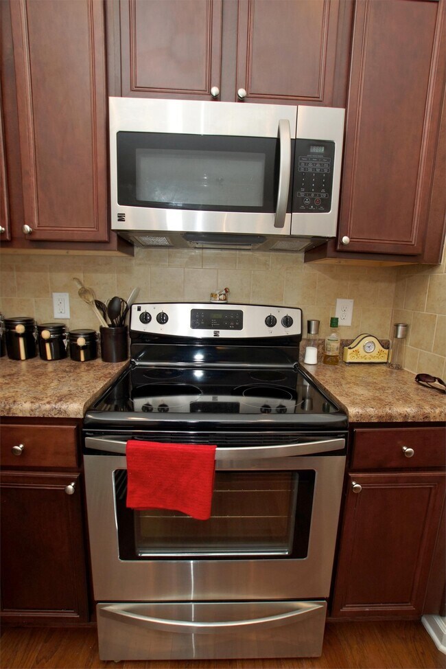 Building Photo - 105 Cobalt Creek Way