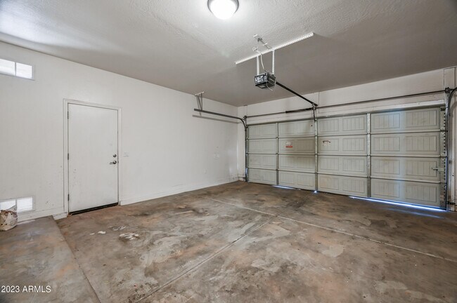 Building Photo - 11502 E Sable Ave