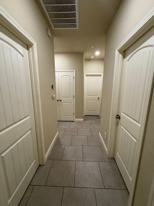 Building Photo - Lennar built home, coming soon!