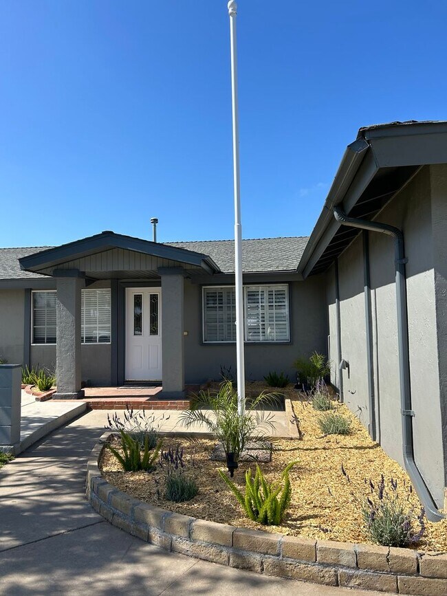 Building Photo - 4 BR/2 BA House