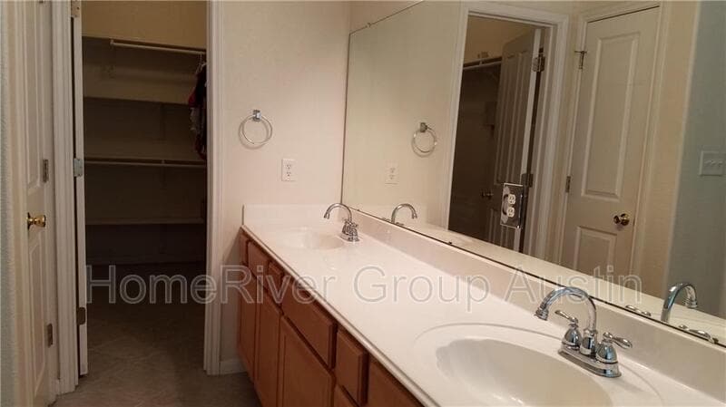 Building Photo - 4119 Hidden View Ct