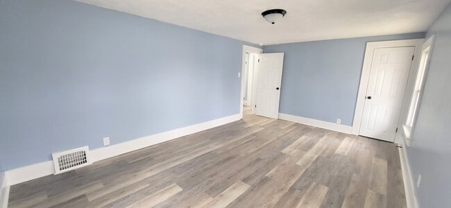 Building Photo - 4035 Buell Dr