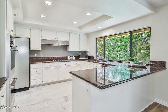 Building Photo - 4082 Avenida Verano