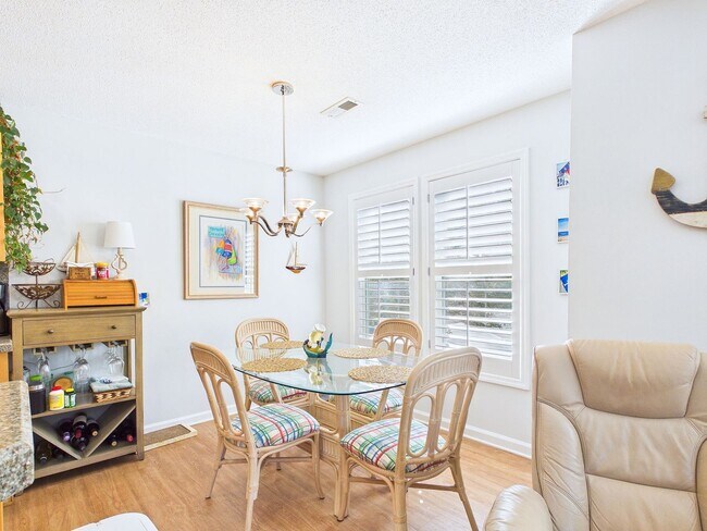 Building Photo - Furnished 2 bd/ 2 ba condo in St James Community!