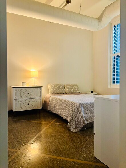 Building Photo - 350 Saint Peter St