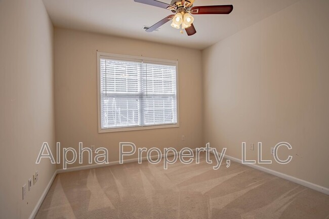Building Photo - 111 Shairpin Ln
