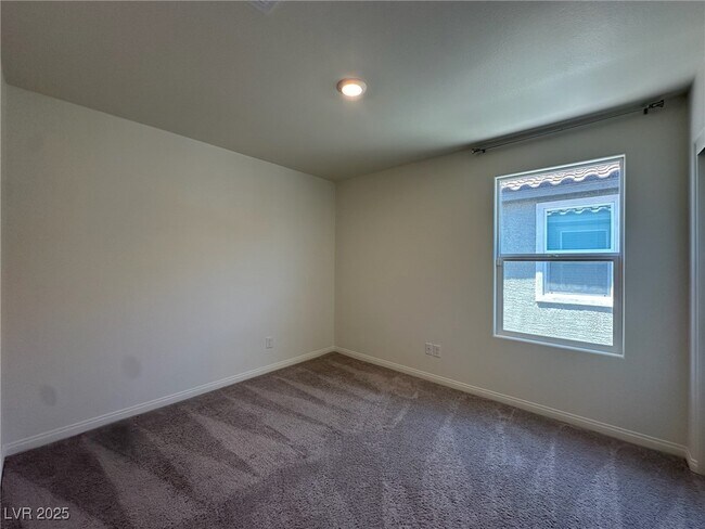 Building Photo - 6988 Sylmar Ave