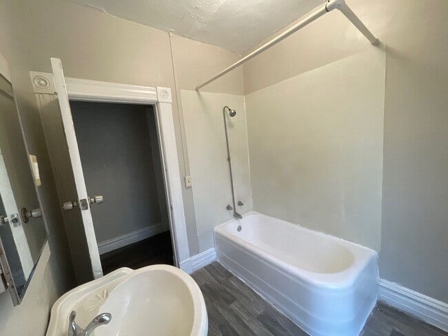 Building Photo - 318 N 17th St