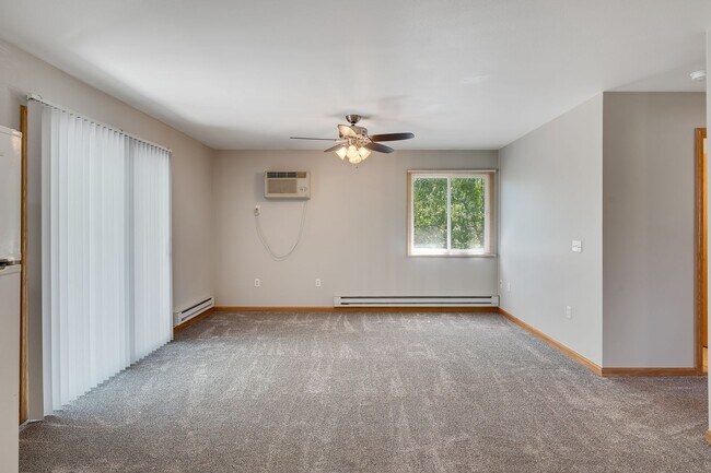 Building Photo - 2014-2020 7th St S