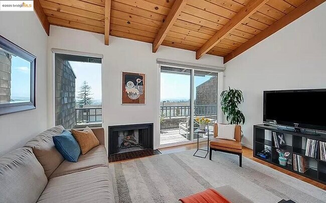Building Photo - 57 Sereno Cir