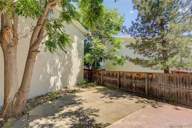 Building Photo - 20000 E Mitchell Pl