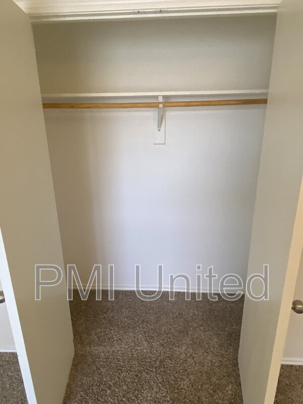 Building Photo - 3805 Oceanview Dr
