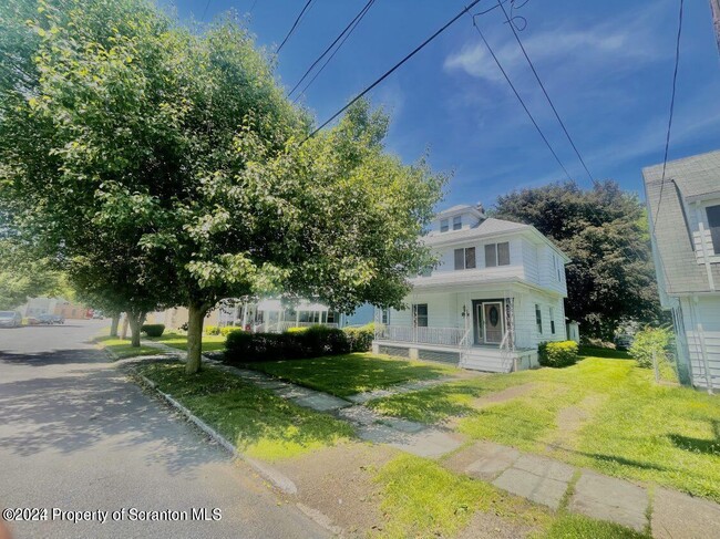 Primary Photo - 2129 Brown Ave