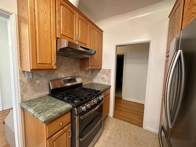 Building Photo - 164 N Arnaz Dr