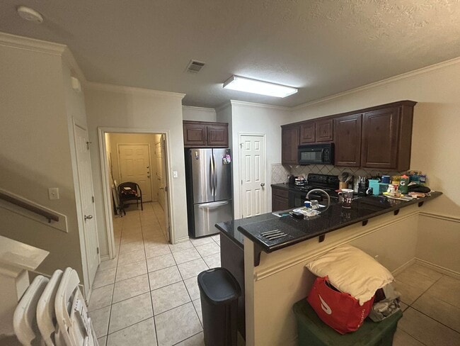 Building Photo - 223 Forest Dr Loop