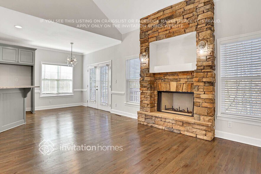 Building Photo - 1240 Oriole Dr SW