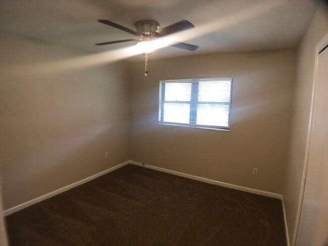 Building Photo - 3 bedroom one bath handy cap equipped
