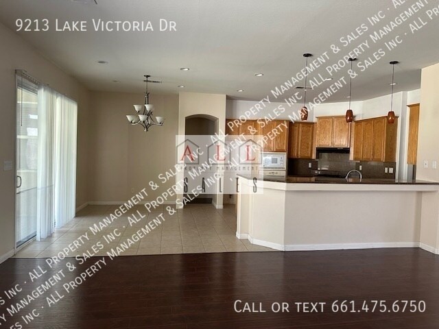 Building Photo - 9213 Lake Victoria Dr
