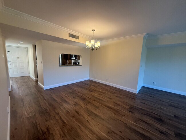 Building Photo - 2660 Carambola Cir N