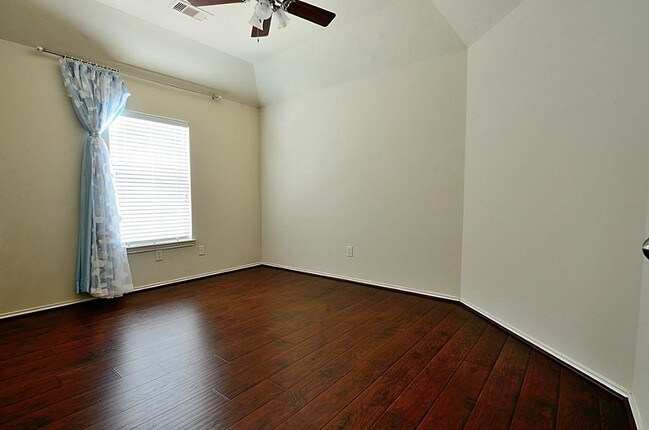 Building Photo - 20919 Field Manor Ln
